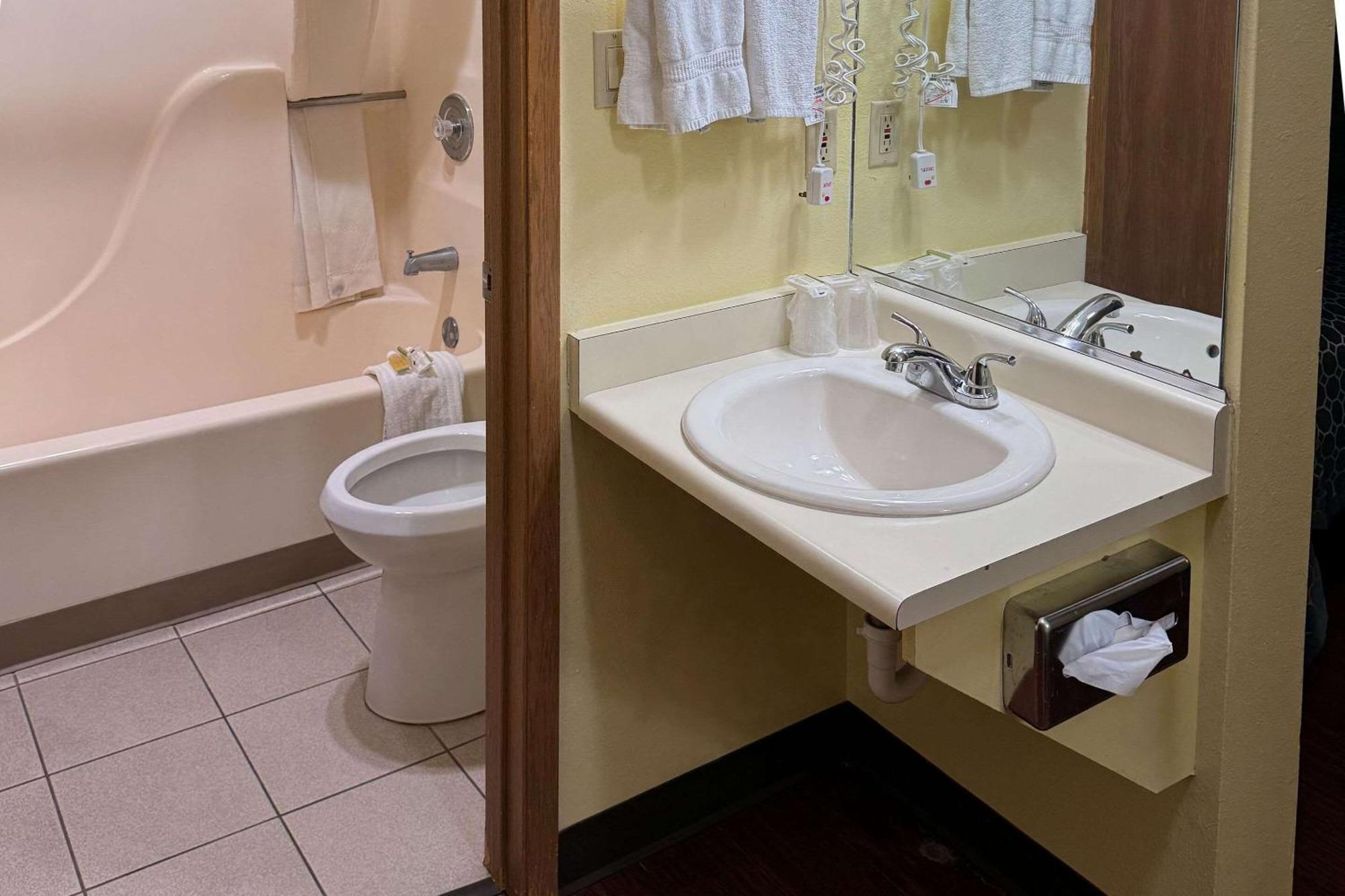 Rodeway Inn Moriarty Kültér fotó